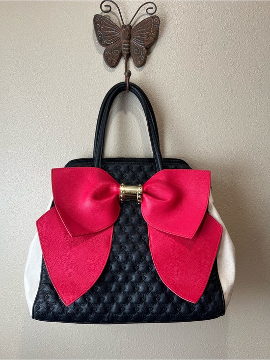 Betsey Johnson Handbags - Betsey Johnson Oversized Pink Bow Colorblock Tote Handbag Black White Satchel